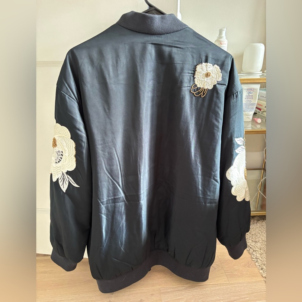 Very cool like-new Maeve embroidered bomber jacket, size small - Picture 7 of 8